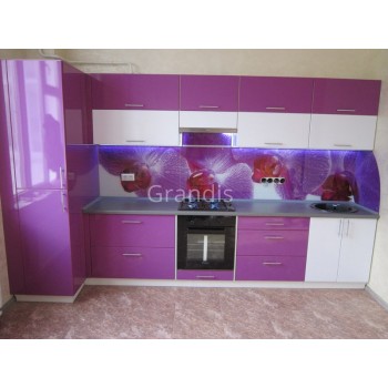ЭЛИАНА - кухня со встроенным холодильником в пенал (размер 1,9×2,8 метра)